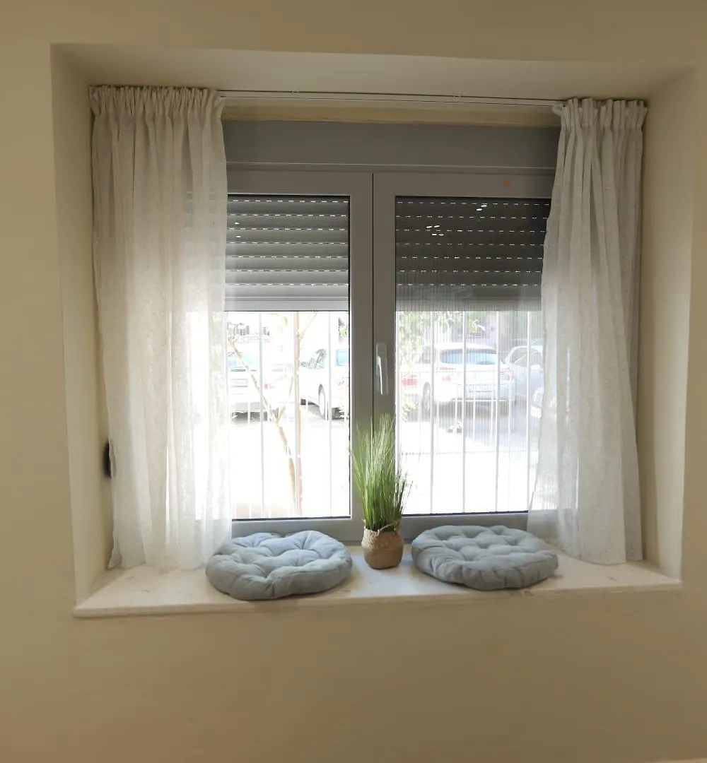 Hidden Gem 1 Apartment Tirana 0*,